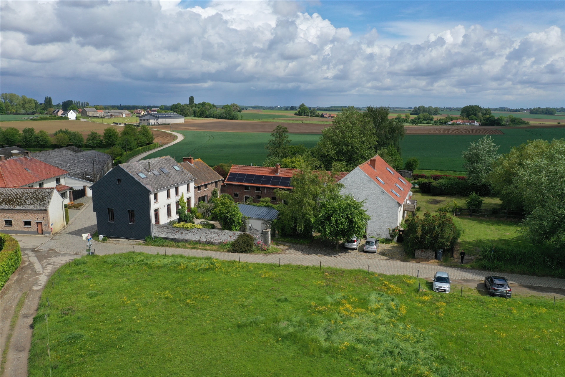 Propriété avec plusieurs logements dans un cadre verdoyant Photo 4