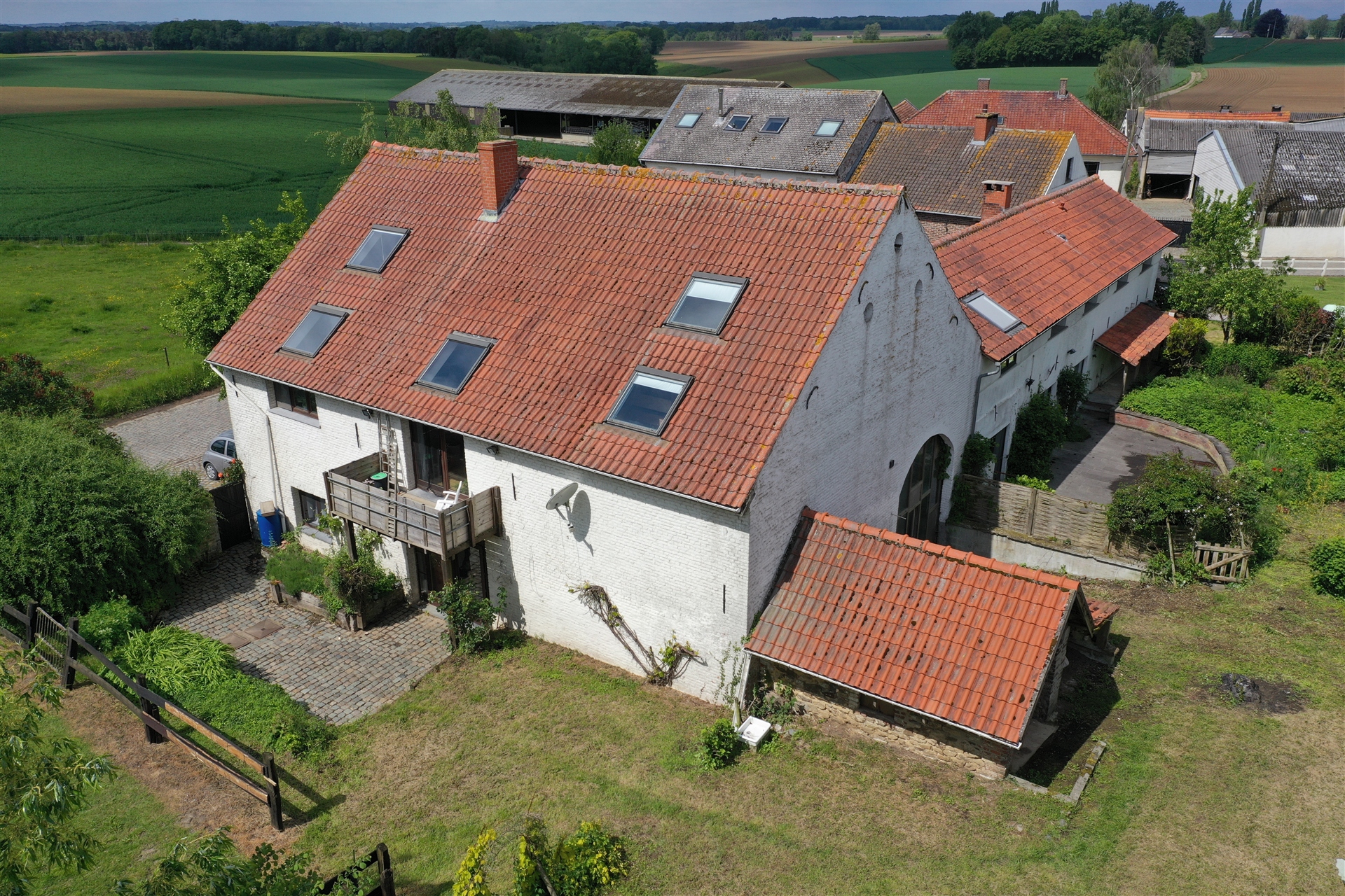 Propriété avec plusieurs logements dans un cadre verdoyant Photo 5