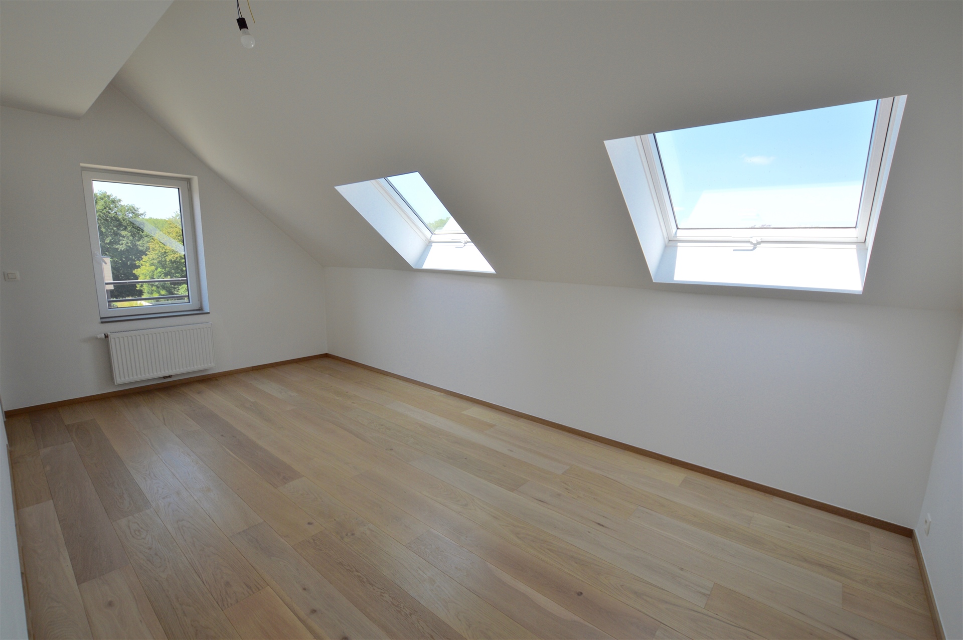 Duplexwoning van 200 m2 met grote zolder en parkeerplaats. Photo 8