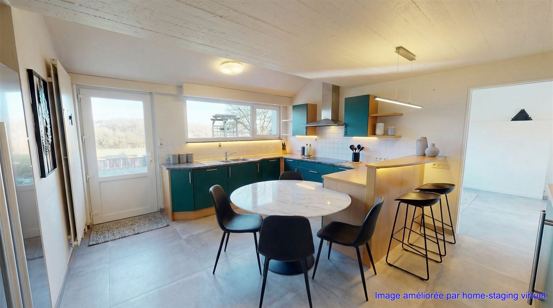 325m2 of usable space, superb view and swimming pool Photo 8