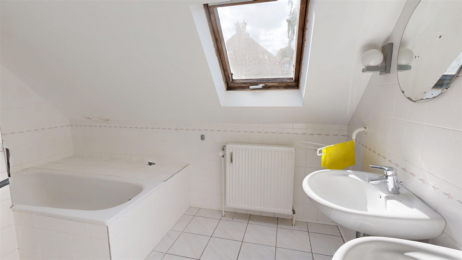Investment property in the center of Gistoux! Photo 3