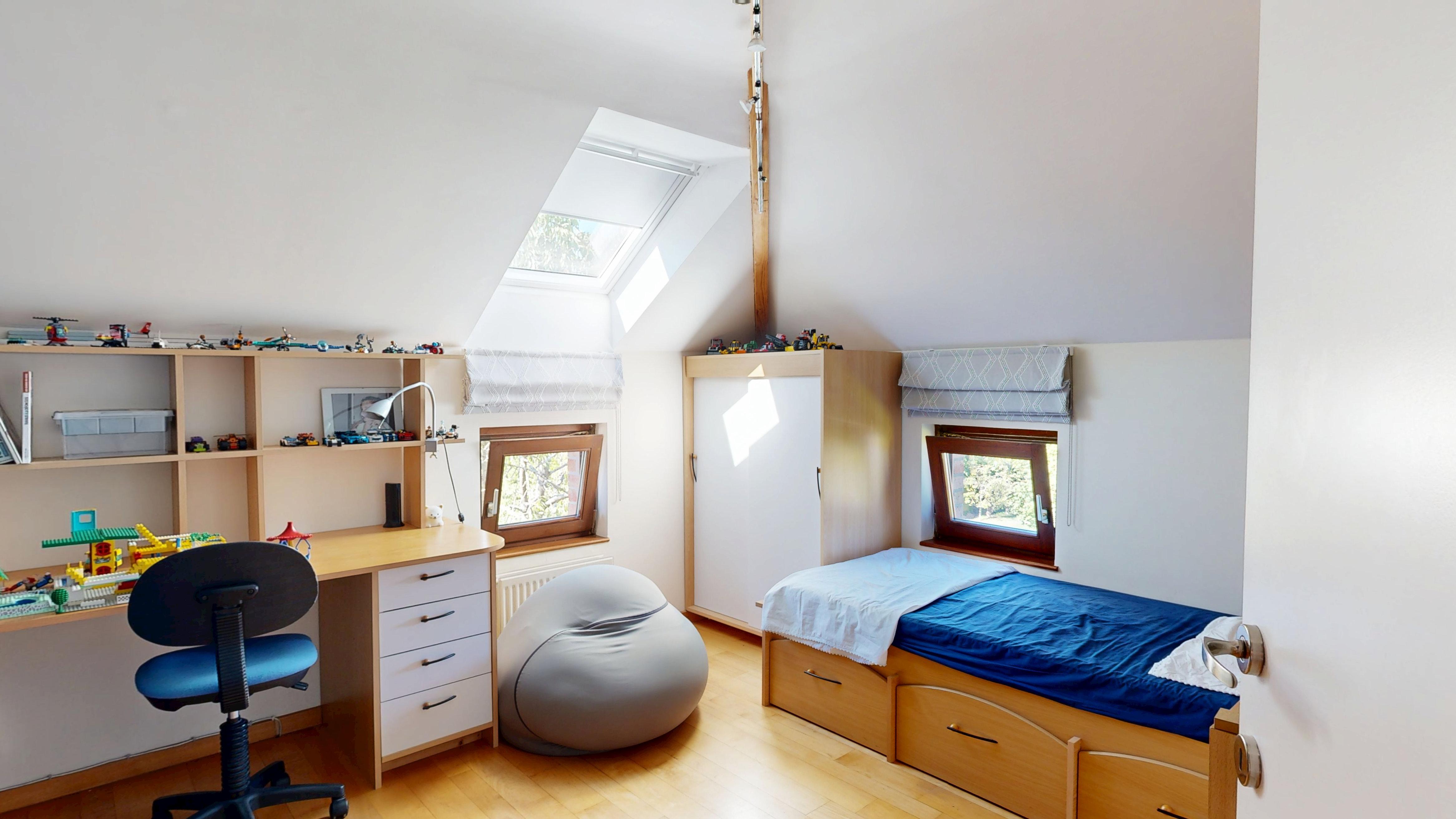 Villa 5 chambres, calme et proximité de LLN Photo 15