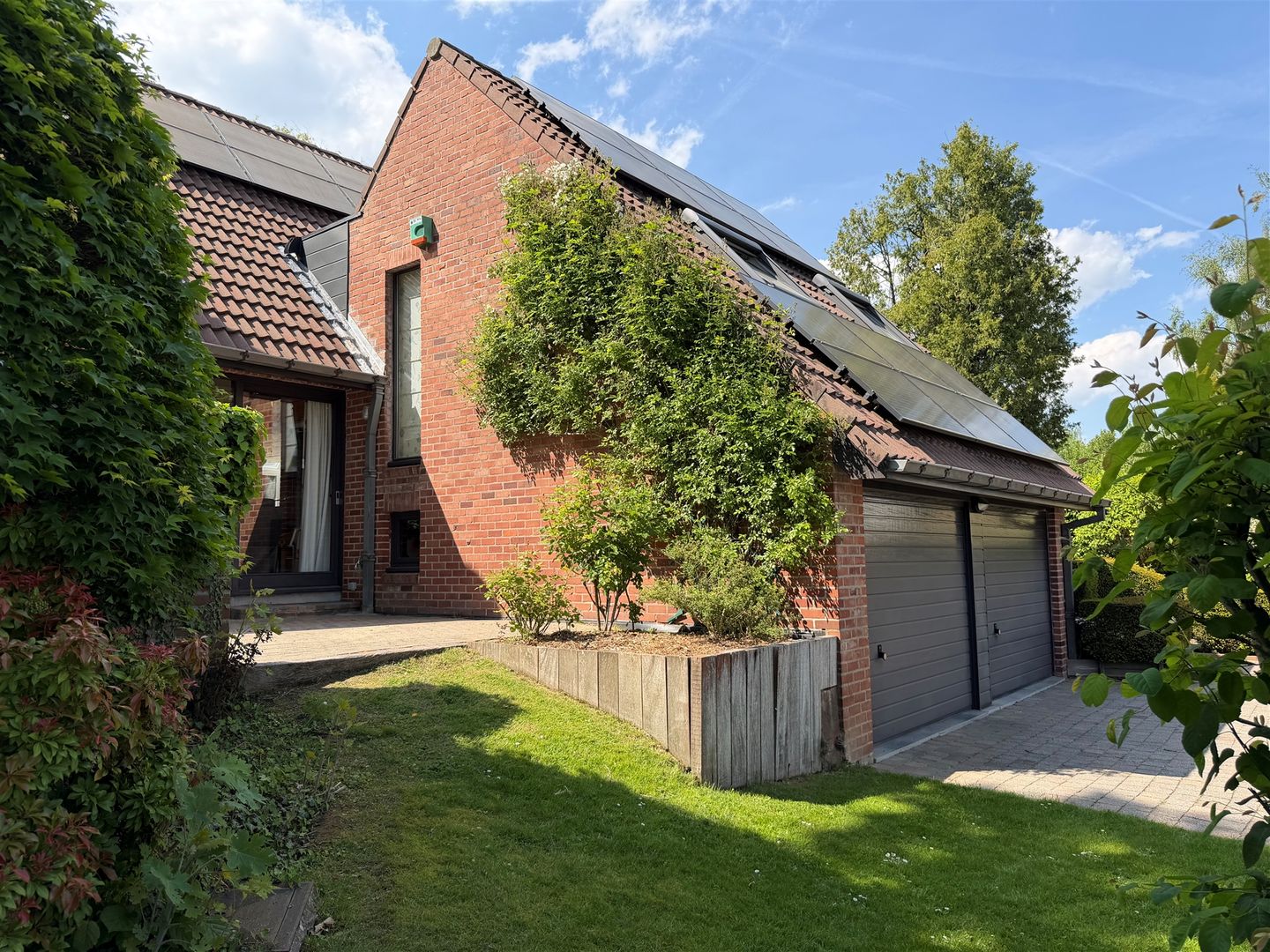 moderne villa gelegen in DION-VALMONT Photo 22