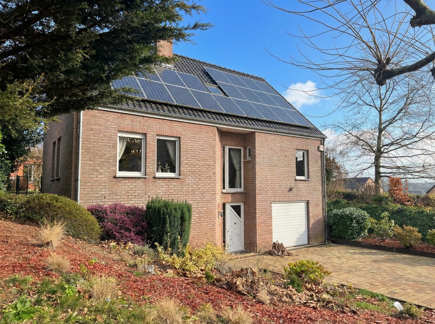 Vrijstaande villa in een rustige doodlopende straat. Photo 2