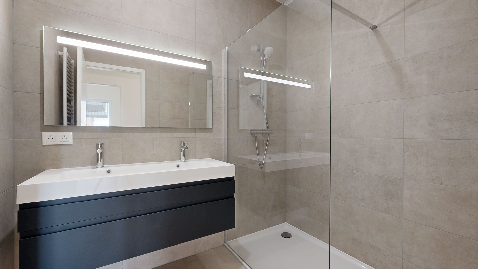New - 2-bedroom apartment with terrace - Courbevoie Photo 5