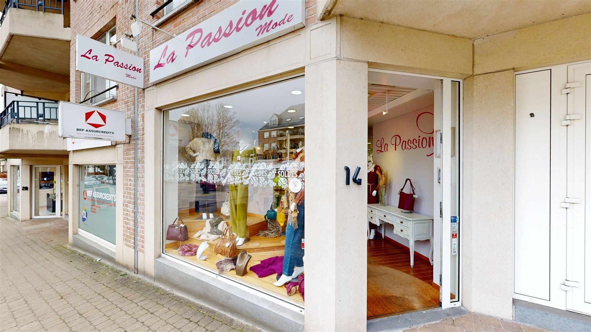 Prime commercial location in the center of Ottignies Photo 9