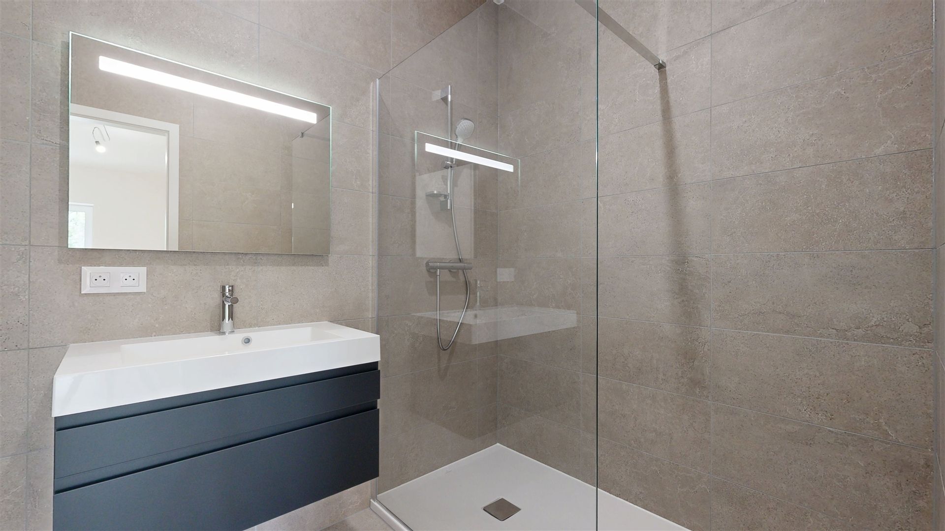 New - 2 bedrooms, 2 bathrooms with garden - Courbevoie Photo 9