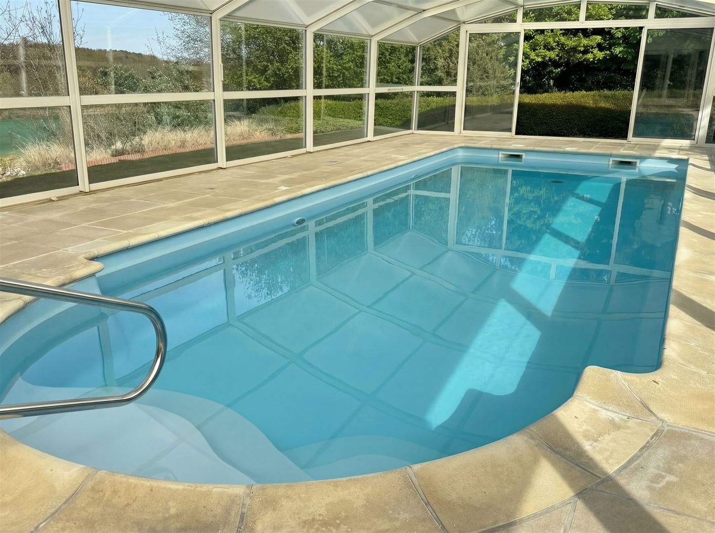 325m2 of usable space, superb view and swimming pool Photo 15