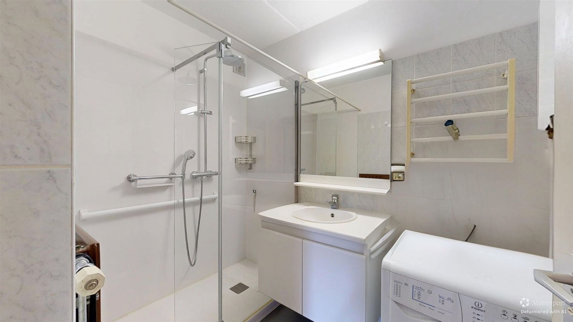 Ground floor: 2 bedrooms, terrace and 2 parking spaces Photo 19