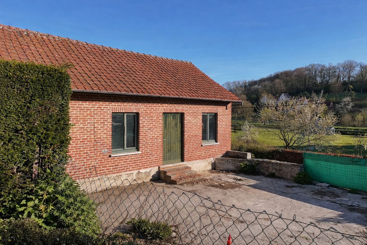 Maison villageoise avec beau volume à rénover Photo 9