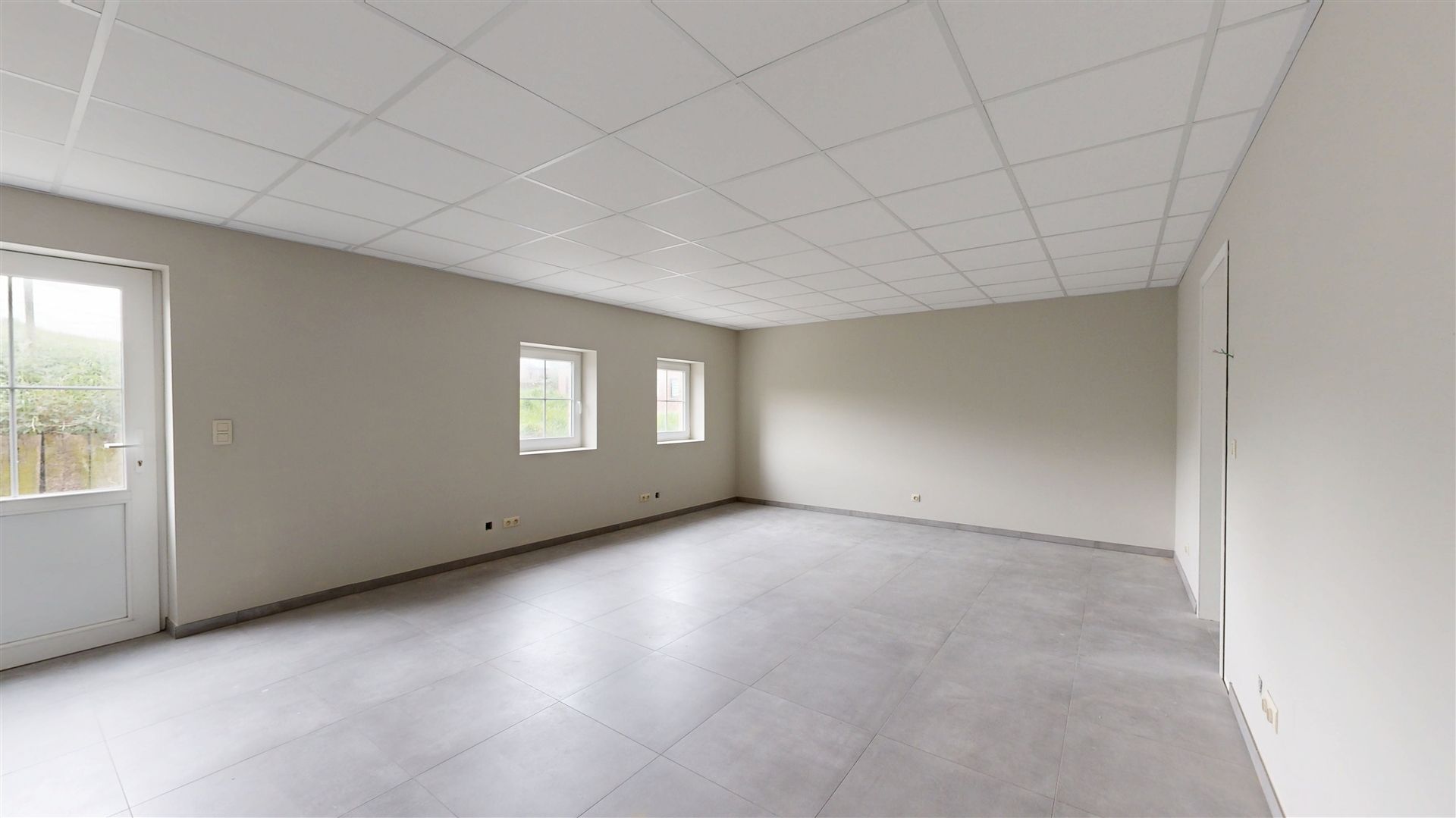 New offices in a quiet location, 2 minutes from LLN Photo 4
