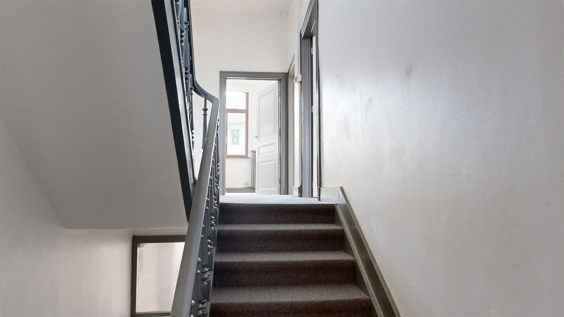 Investment property in the center of Gistoux! Photo 2