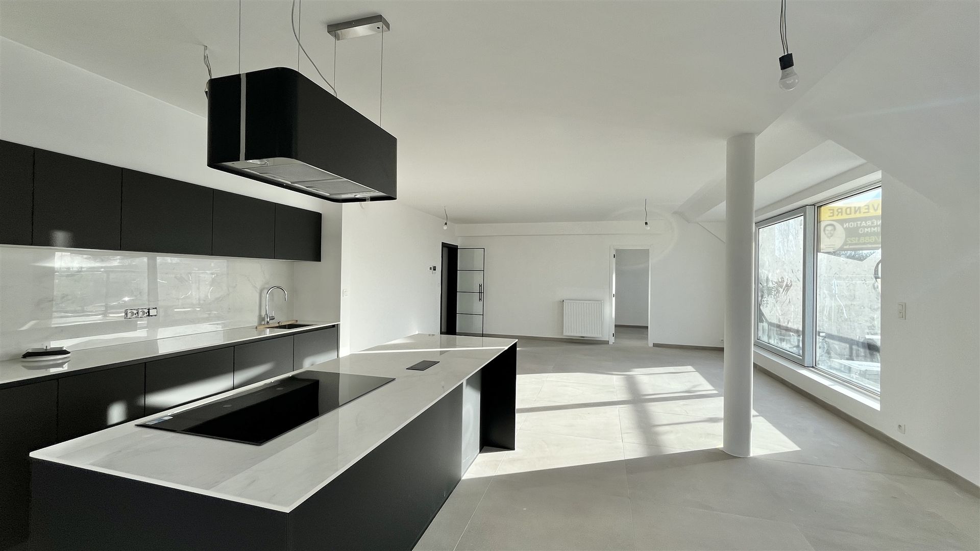 Incroyable duplex de 217 m2 avec vaste grenier et parking Photo 1