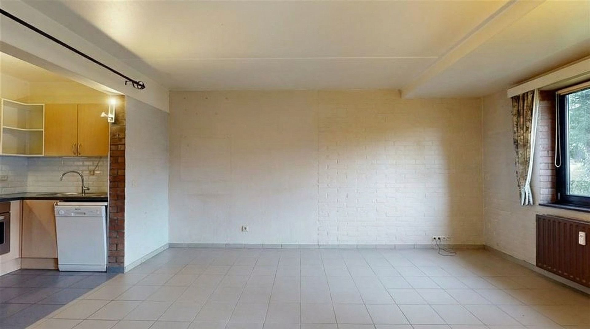 Ground floor: 2 bedrooms, terrace and 2 parking spaces Photo 4