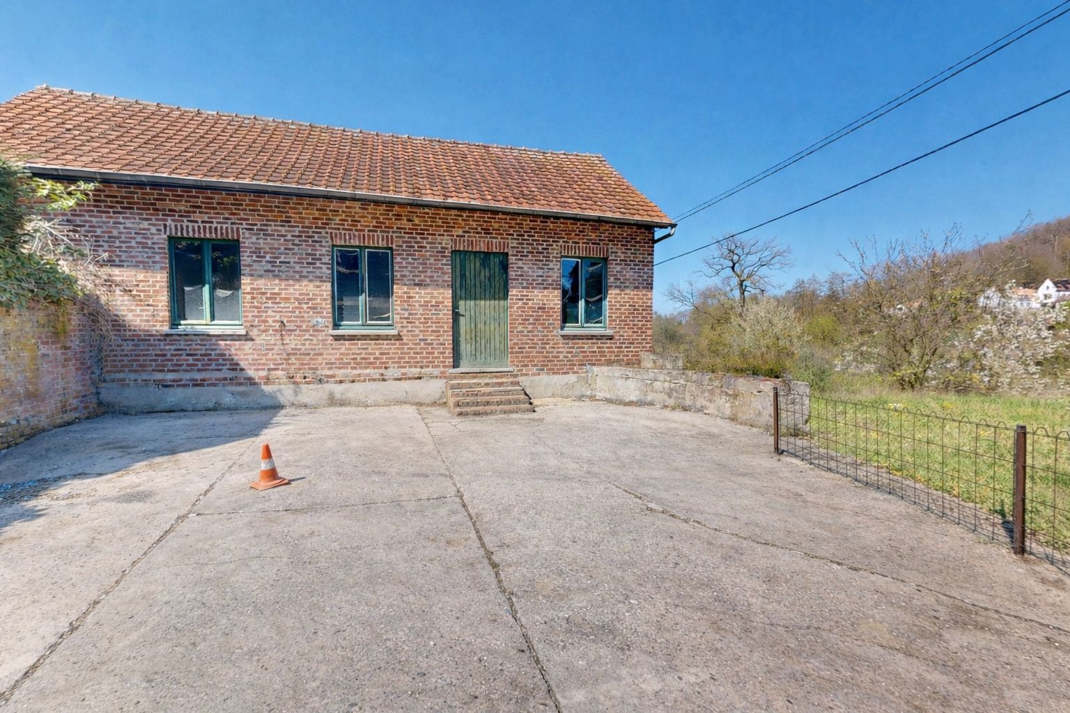 Maison villageoise avec beau volume à rénover Photo 6