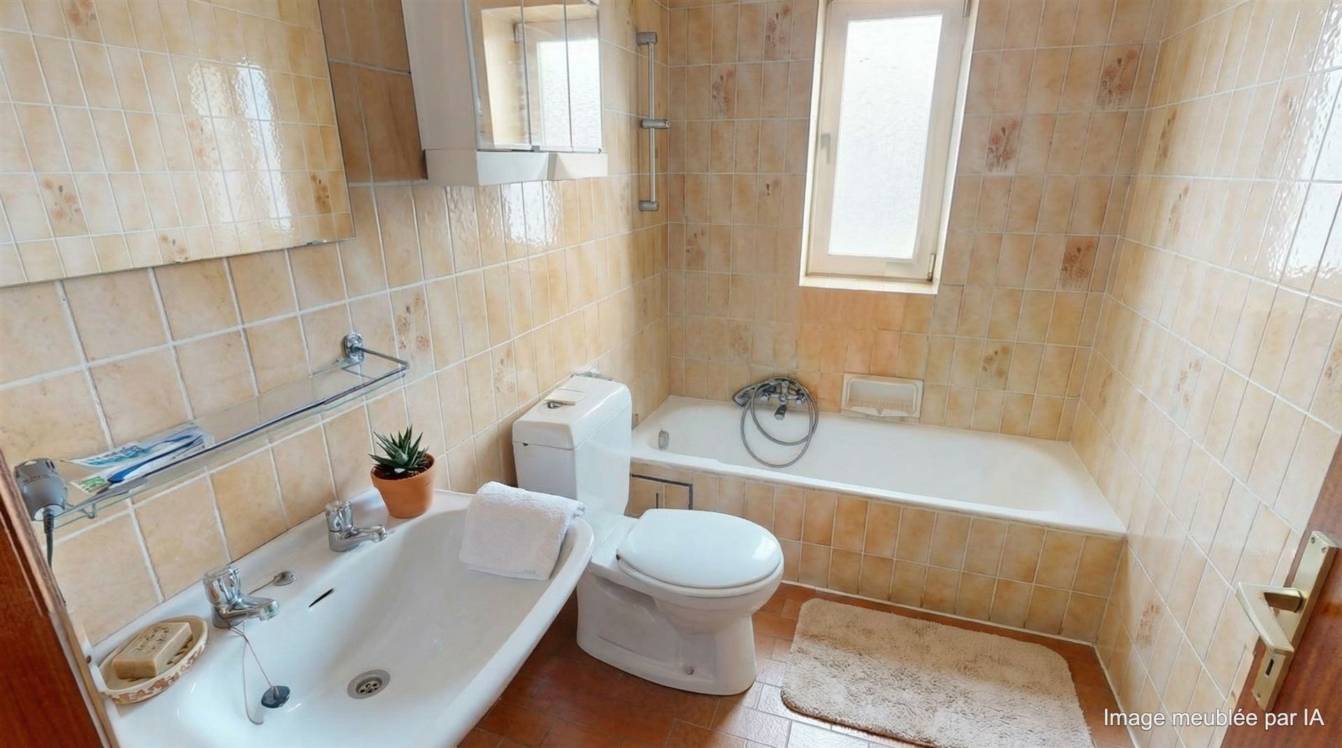 1 bedroom apartment with 1 office, a stone's throw from LLN Photo 5