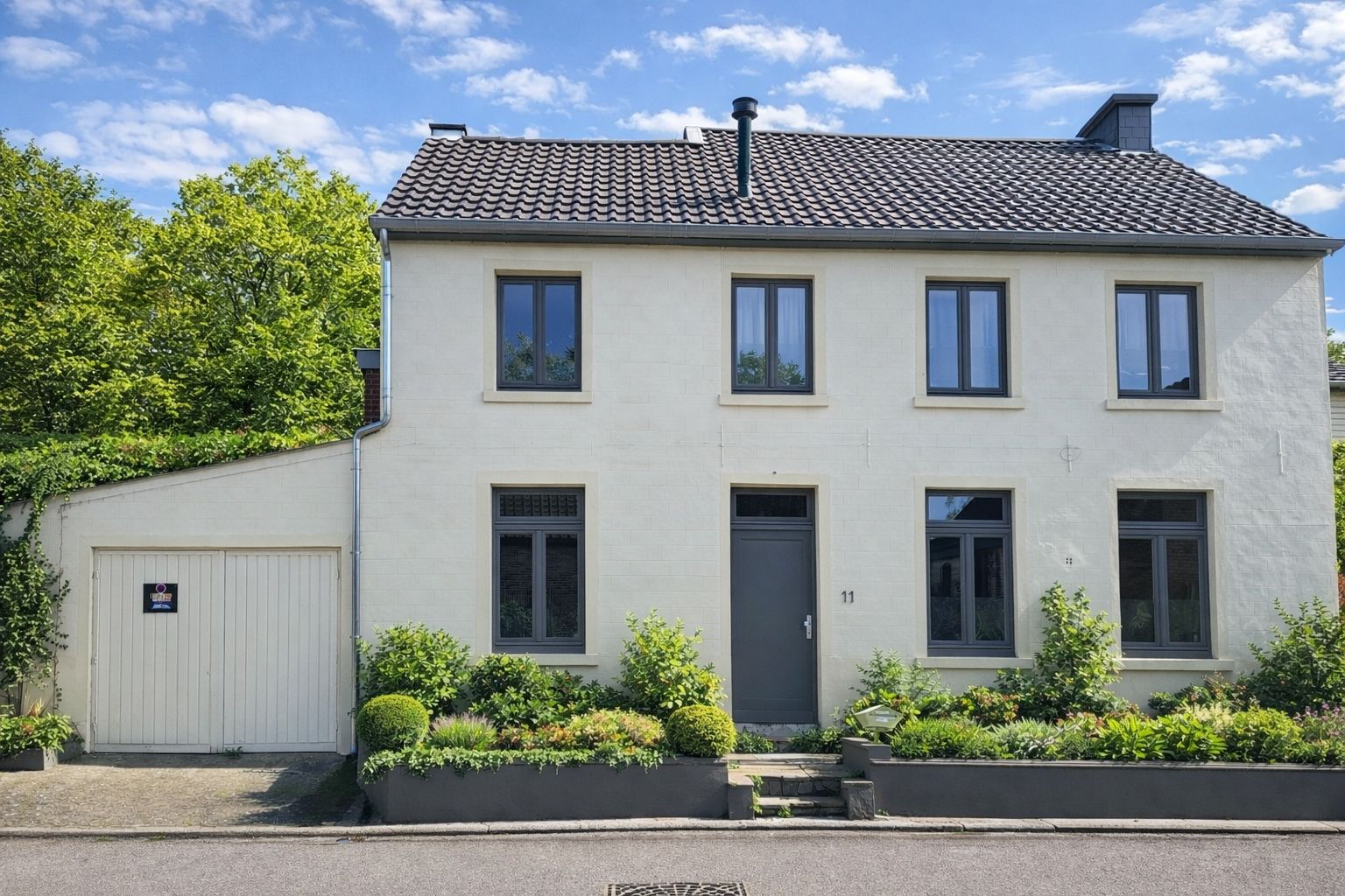 Maison familiale avec jardin, proche gare-commerces-E411 Photo 1