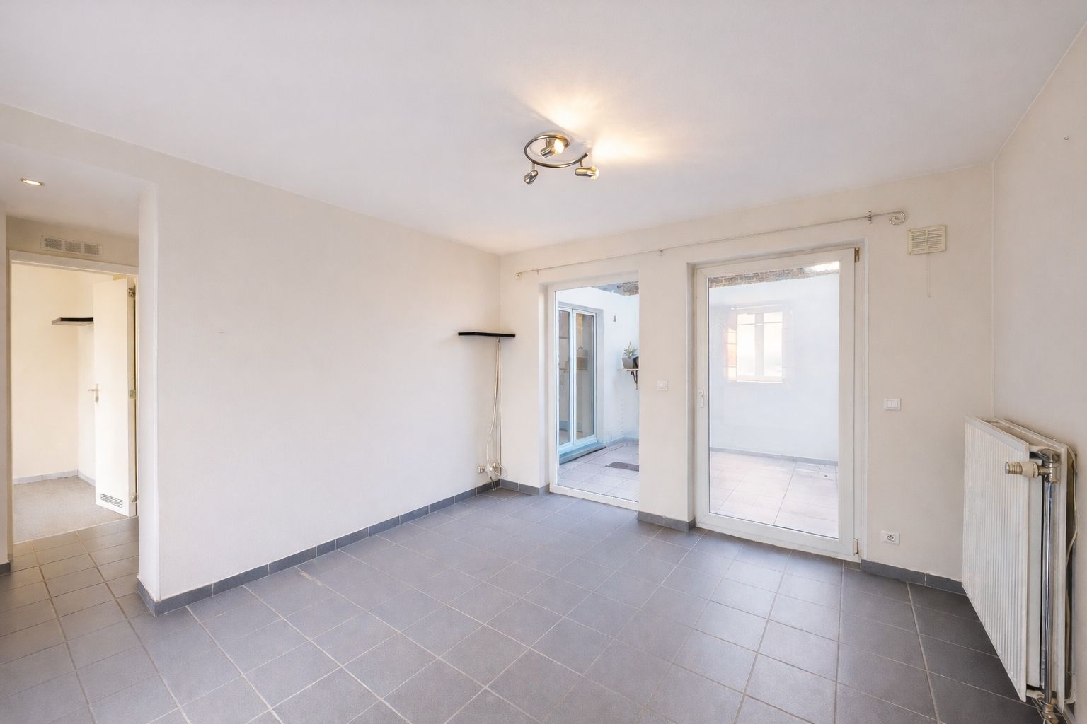 Un petit cocon à créer en plein centre, avec terrasse ! Photo 4