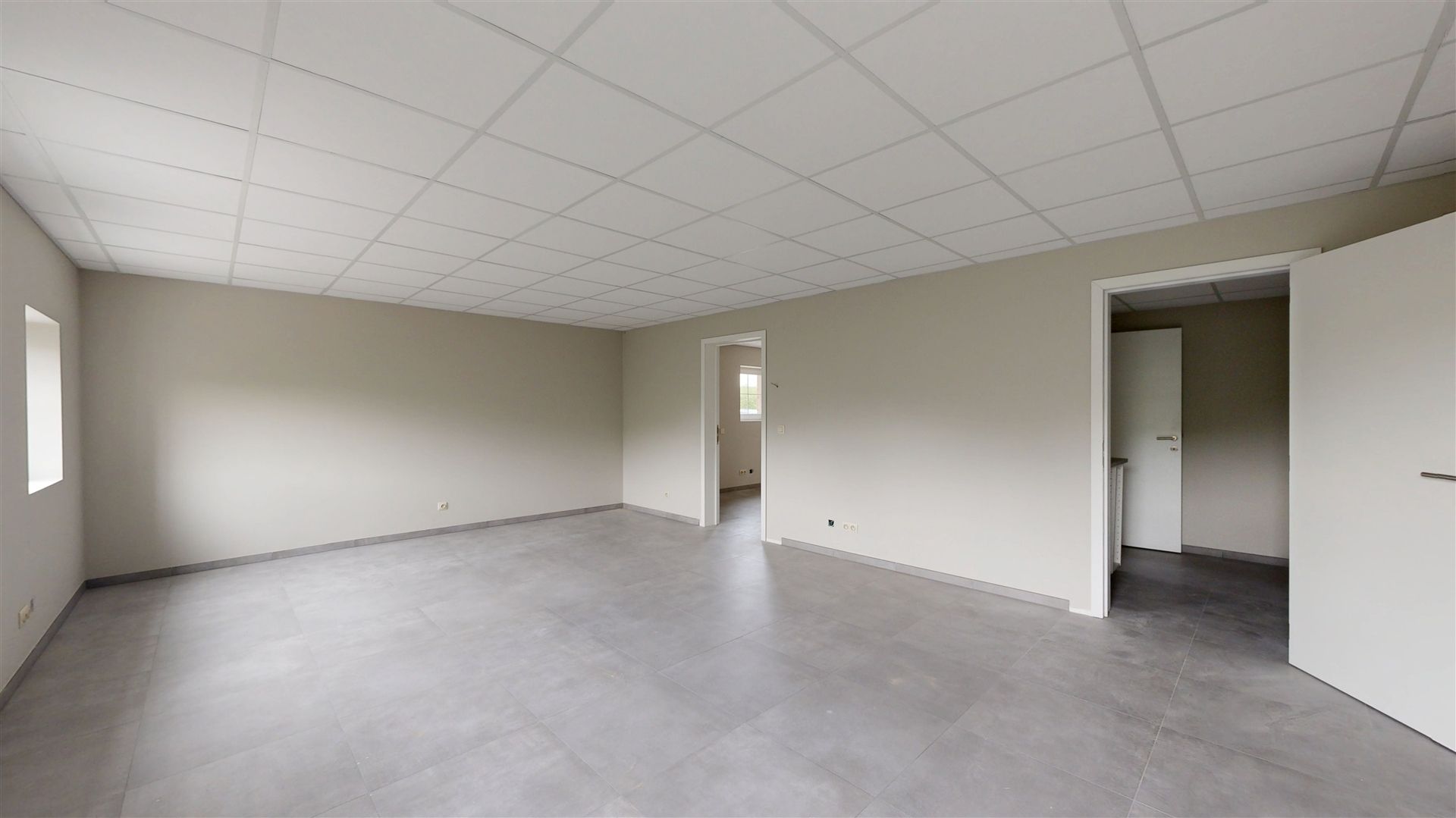 New offices in a quiet location, 2 minutes from LLN Photo 6