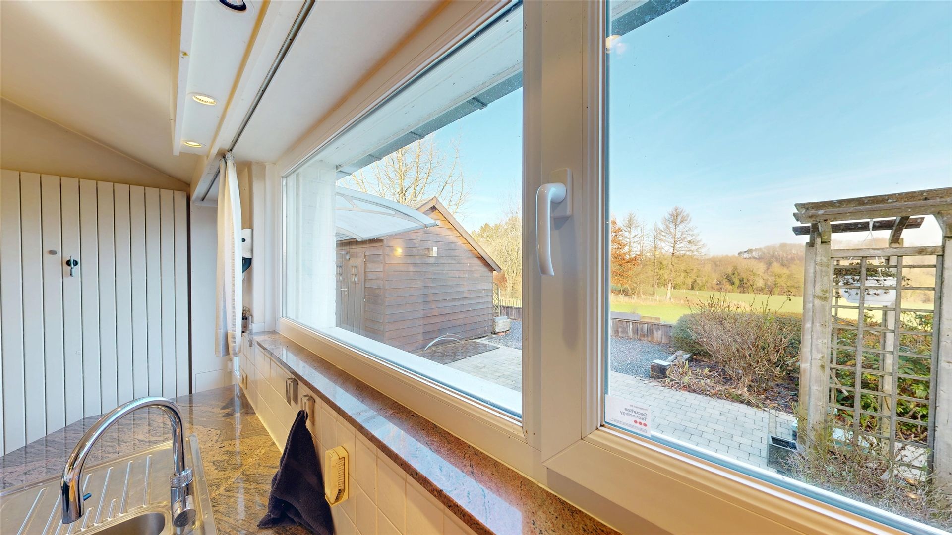 325m2 of usable space, superb view and swimming pool Photo 10
