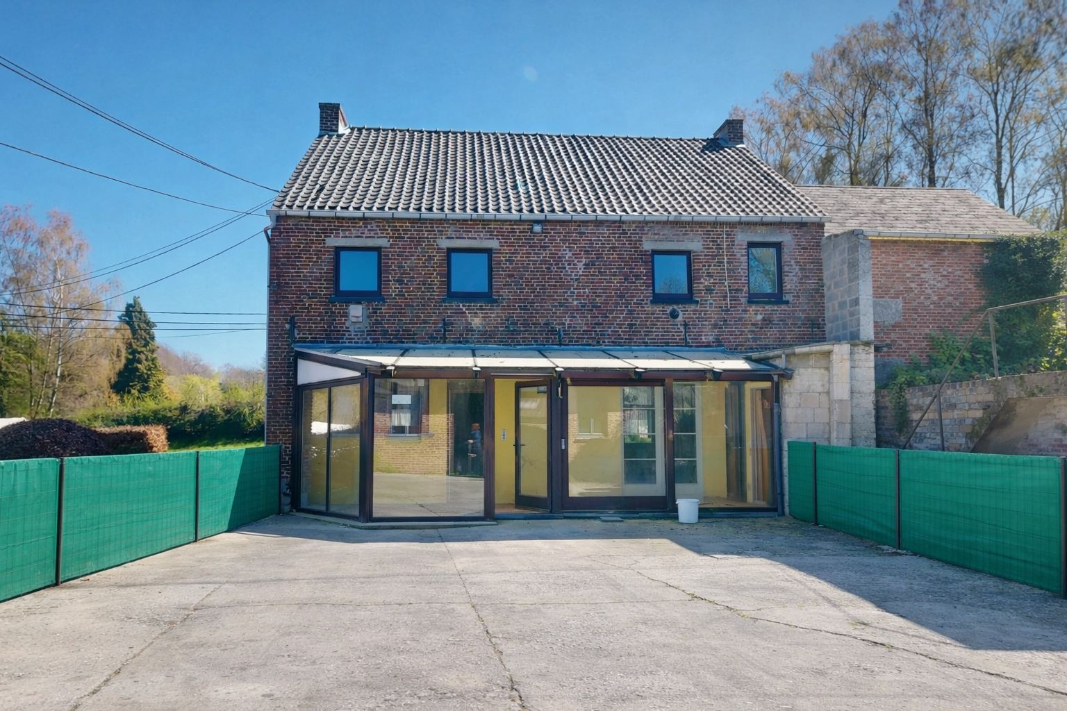 Maison villageoise avec beau volume à rénover Photo 2